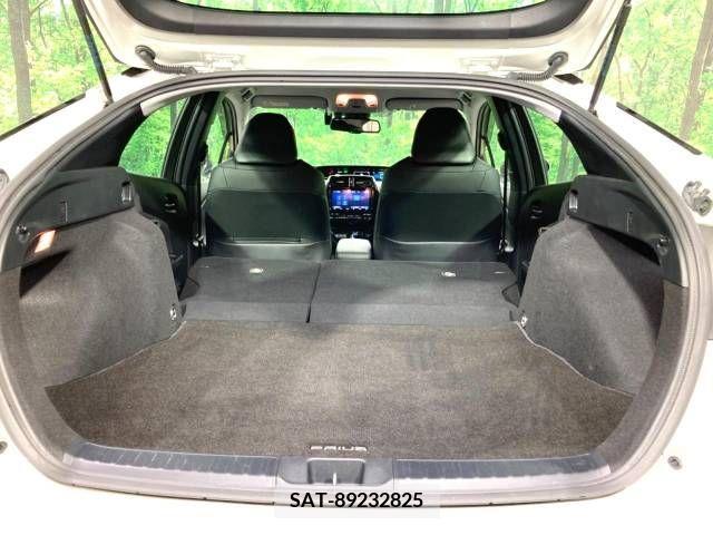 Toyota PRIUS 2019-07 217938-10