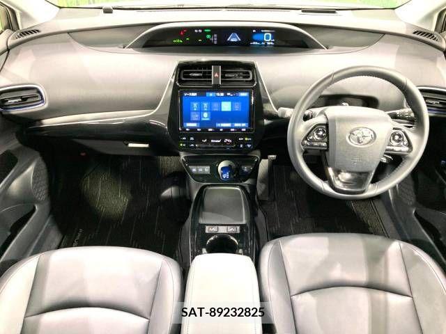 Toyota PRIUS 2019-07 217938-1