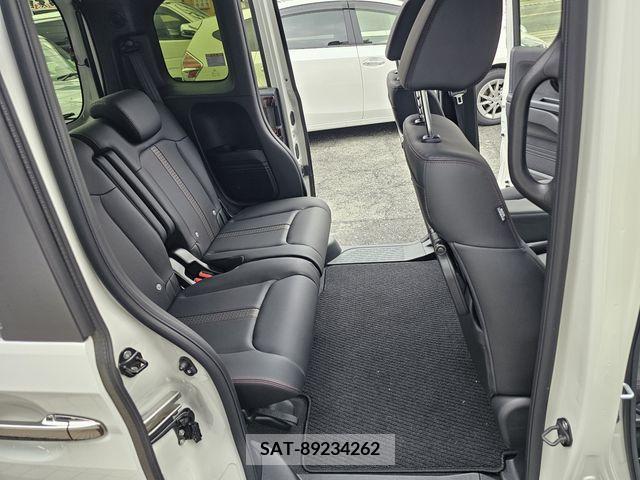 Honda N BOX 2023-01 325326-3