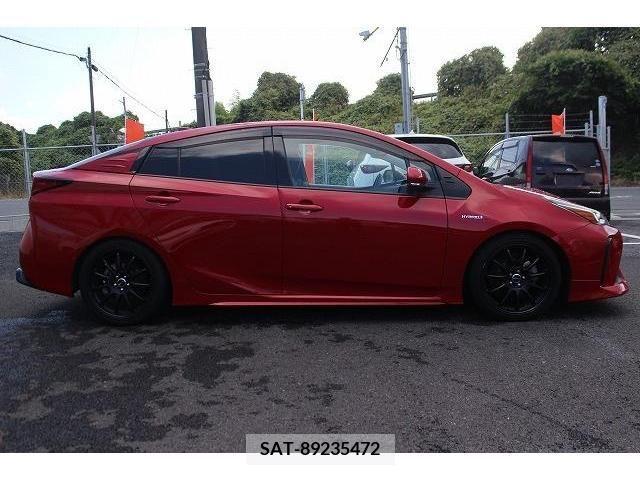 Toyota PRIUS 2019-04 366470-6