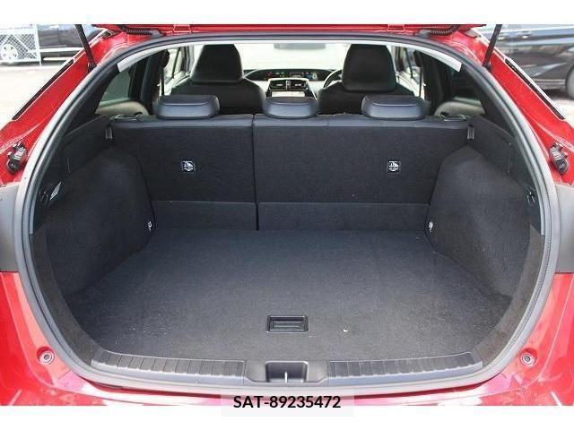 Toyota PRIUS 2019-04 366470-14