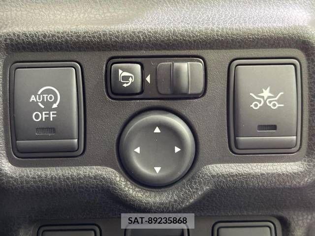 Nissan NOTE 2015-12 379299-4