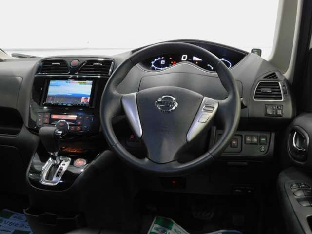 Nissan SERENA 2016-02 12435-17