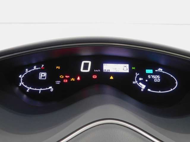 Nissan SERENA 2016-02 12435-15