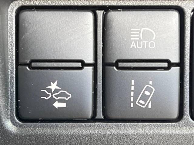Toyota VOXY 2016-08 185947-7