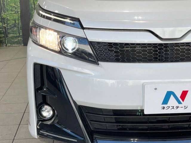 Toyota VOXY 2016-08 185947-13