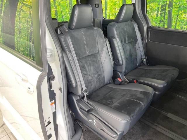 Toyota VOXY 2016-08 185947-9