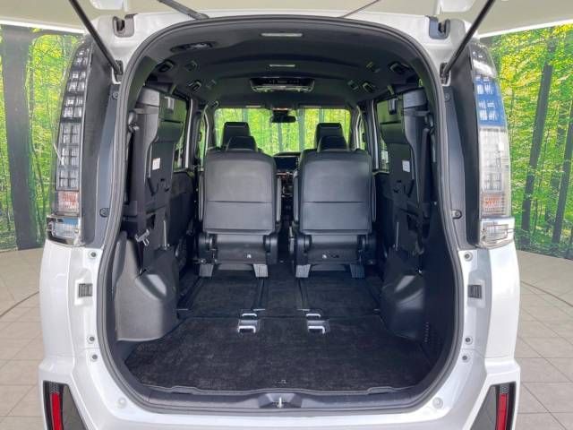 Toyota VOXY 2016-08 185947-11