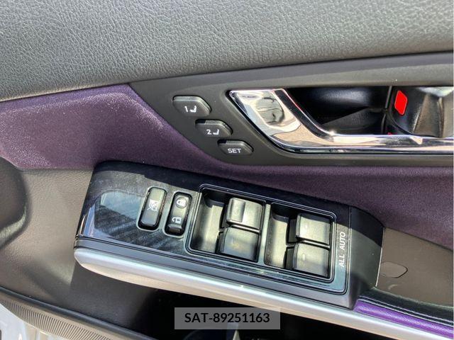 Toyota SAI 2015-08 393820-17