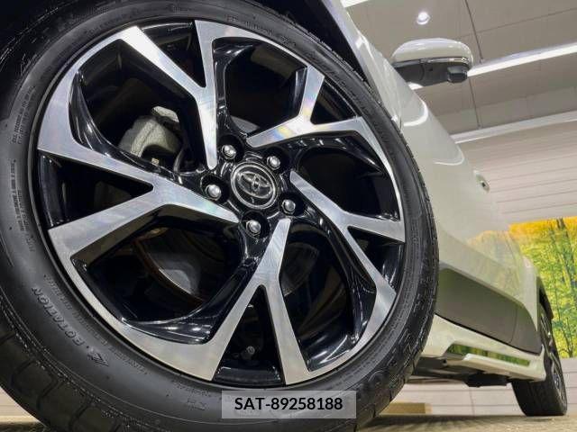 Toyota C-HR 2017-05 264219-13