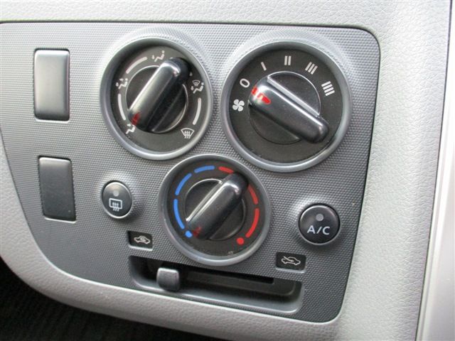 Nissan NV350 Caravan 2019-02 3065-6