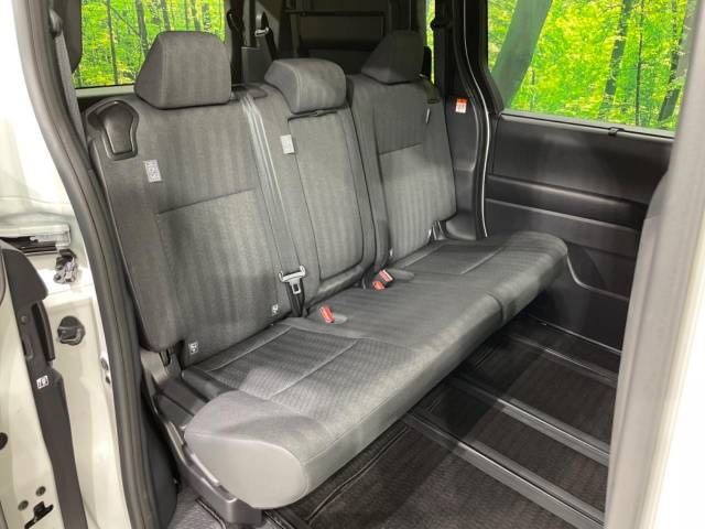 Toyota NOAH 2023-06 195944-11
