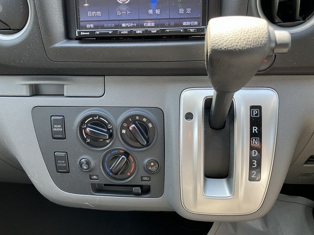 Nissan NV350 Caravan 2019-02 1904-27