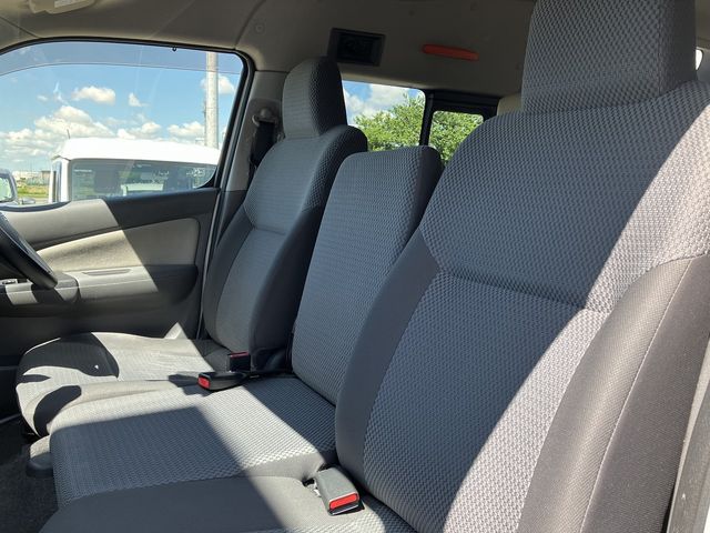 Nissan NV350 Caravan 2019-02 1904-29