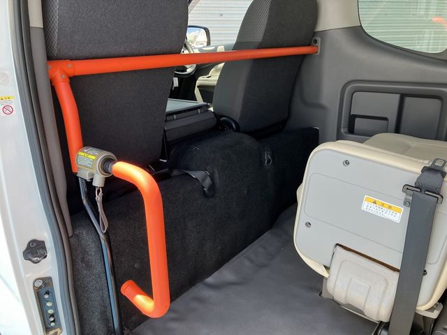 Nissan NV350 Caravan 2019-02 1904-15