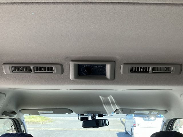Nissan NV350 Caravan 2019-02 1904-20