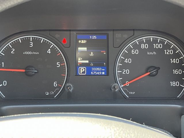 Nissan NV350 Caravan 2019-02 1904-22