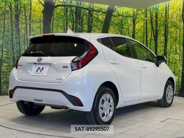 Toyota AQUA 2023-07 389291-17