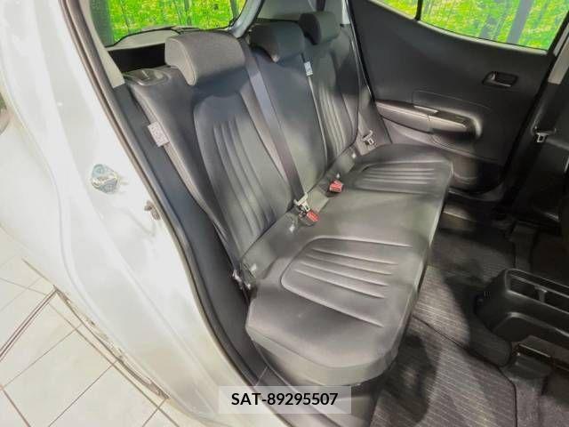 Toyota AQUA 2023-07 389291-9