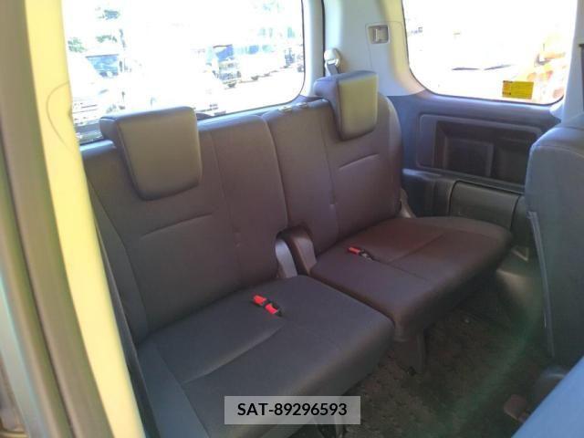Toyota VOXY 2013-09 321372-23