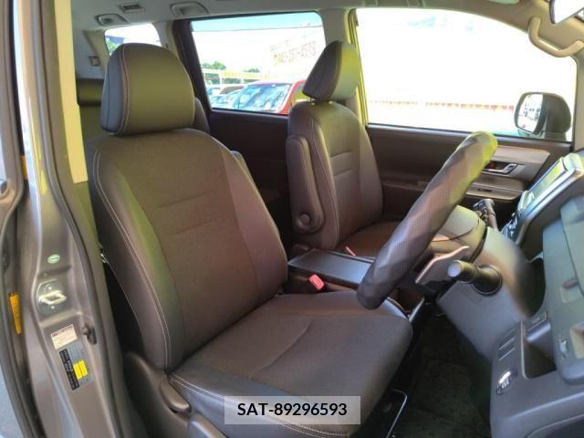 Toyota VOXY 2013-09 321372-12