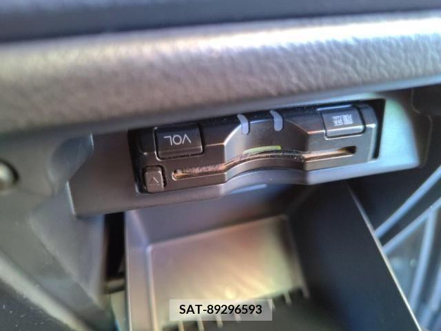 Toyota VOXY 2013-09 321372-21