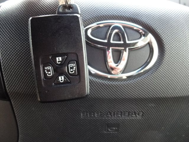 Toyota ESTIMA 2015-05 943-27