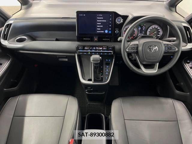 Toyota VOXY 2023-01 394948-1