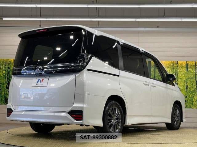 Toyota VOXY 2023-01 394948-18