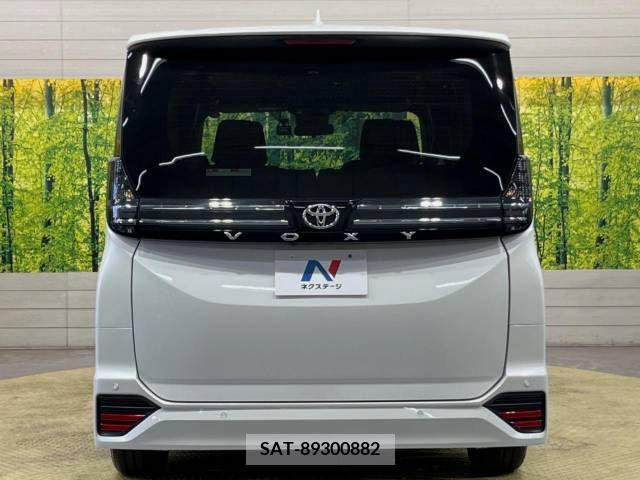 Toyota VOXY 2023-01 394948-16