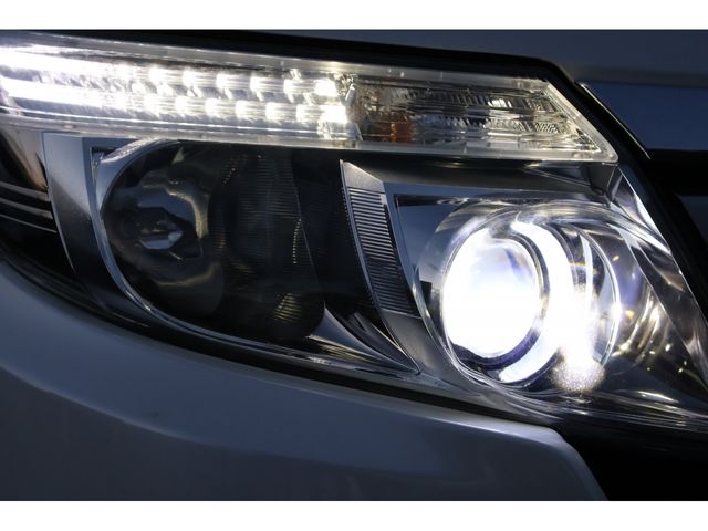 Toyota NOAH 2014-06 13568-12