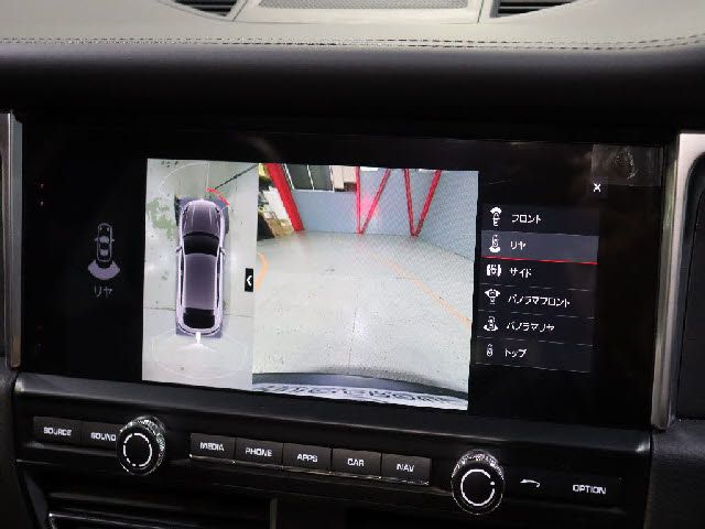 Porsche MACAN 2020-08 19608-9