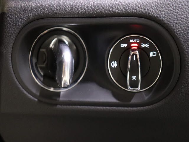 Porsche MACAN 2020-08 19608-11