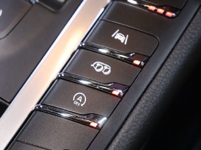 Porsche MACAN 2020-08 19608-14