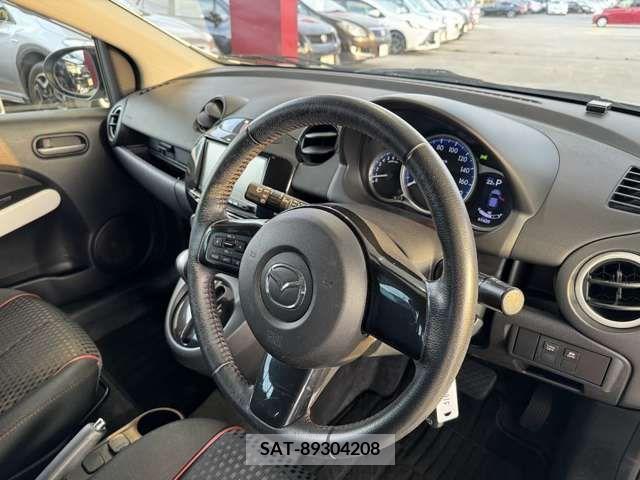 Mazda DEMIO 2013-09 236190-2