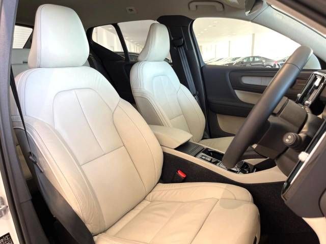 Volvo XC40 2022-09 14684-15
