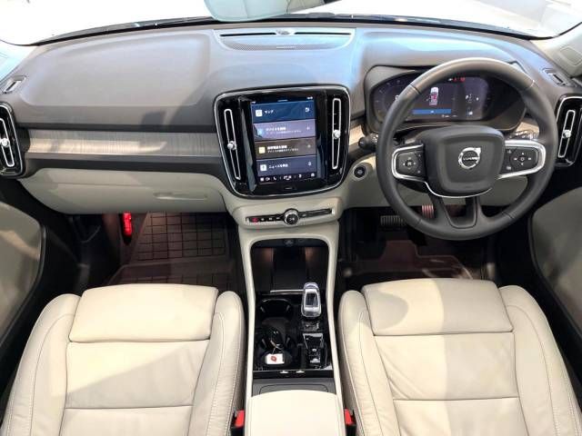 Volvo XC40 2022-09 14684-1
