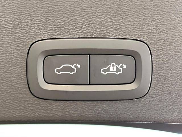 Volvo XC40 2022-09 14684-14