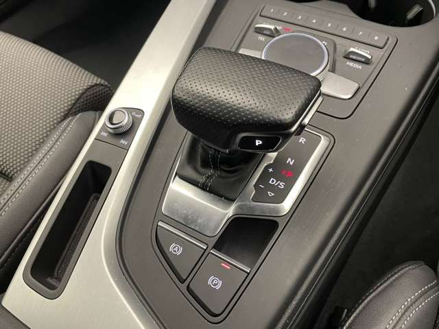 Audi A4 2016-06 7610-13