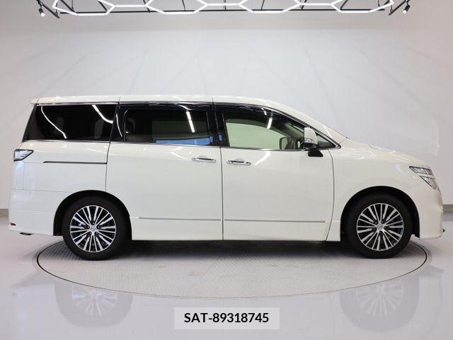 Nissan ELGRAND 2018-02 316278-9