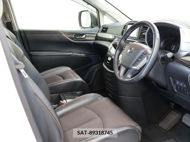Nissan ELGRAND 2018-02 316278-15