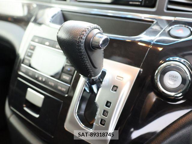 Nissan ELGRAND 2018-02 316278-17