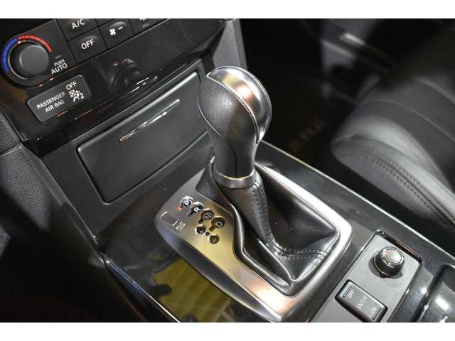 Infiniti INFINITI OTHERS 2012-08 21826-14