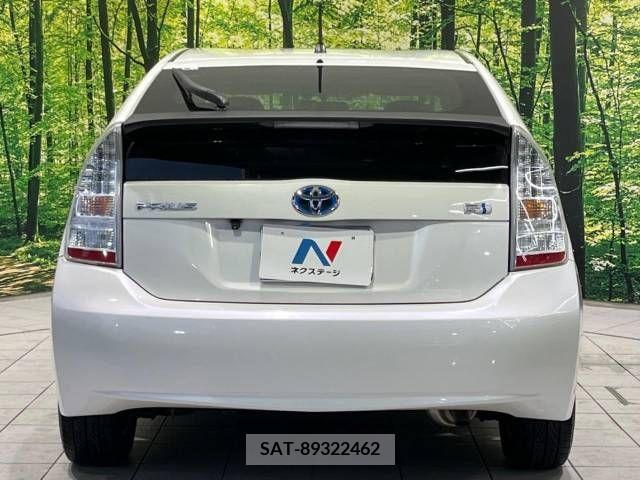Toyota PRIUS 2011-08 381193-15