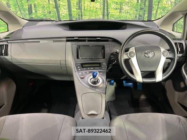 Toyota PRIUS 2011-08 381193-1
