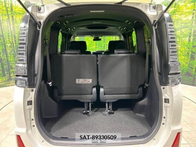 Toyota VOXY 2018-07 207155-10