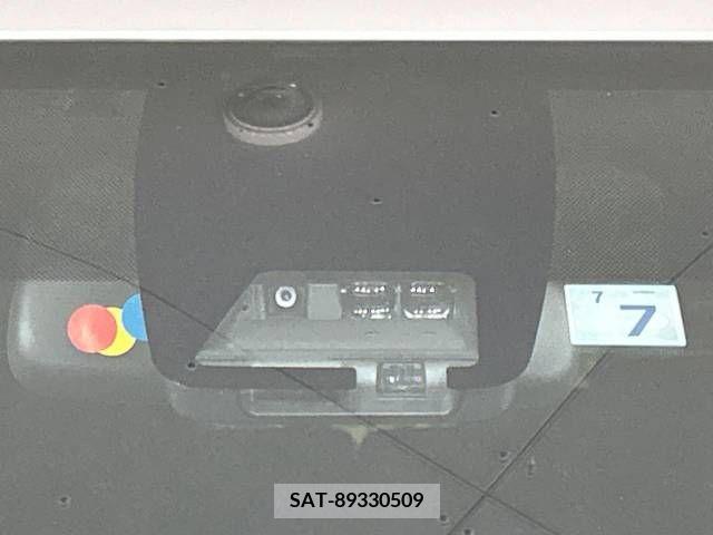 Toyota VOXY 2018-07 207155-4