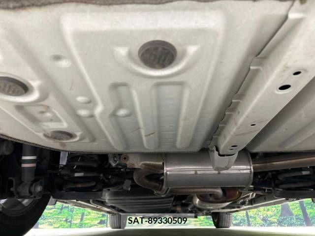 Toyota VOXY 2018-07 207155-19