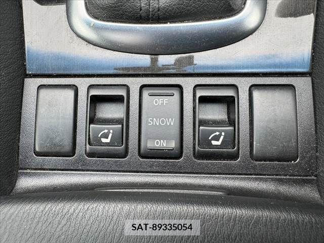 Nissan SKYLINE CROSSOVER 2010-01 325662-28