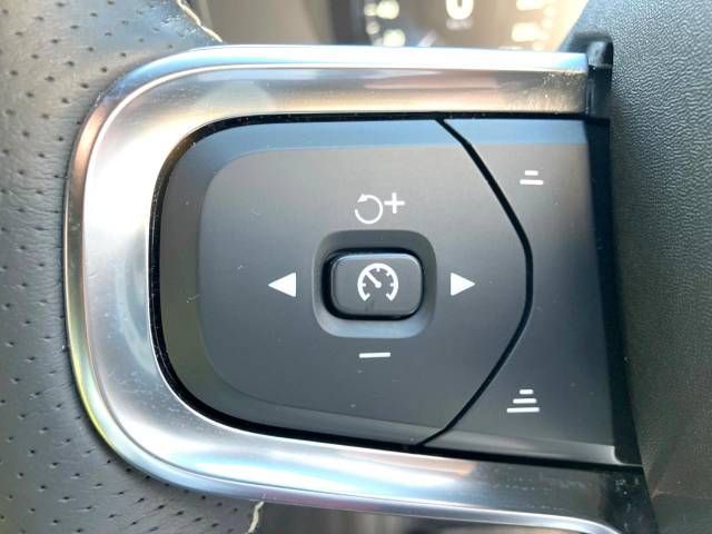 Volvo XC40 2021-06 192977-4